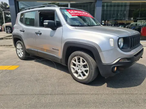 Jeep Renegade Sport usado (2022) color plateado precio $319,000