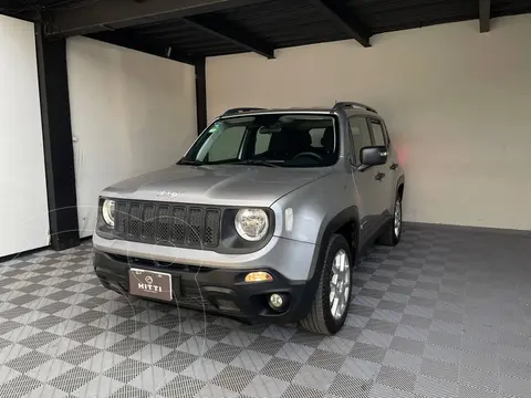 Jeep Renegade Sport usado (2022) color plateado precio $298,000