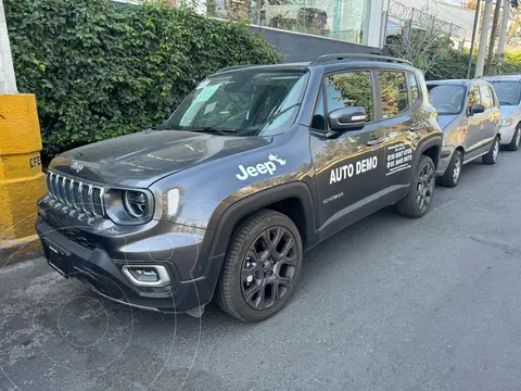 Jeep Renegade Limited usado (2024) color Gris precio $498,527