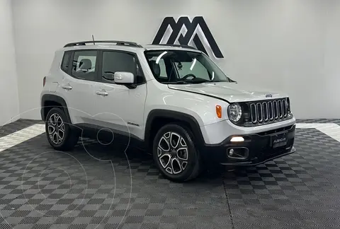 Jeep Renegade 4x2 Latitude Aut usado (2018) color plateado precio $259,999