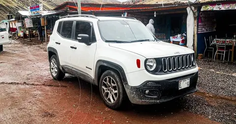 Jeep Renegade Sport Aut usado (2018) color Blanco precio u$s20,000