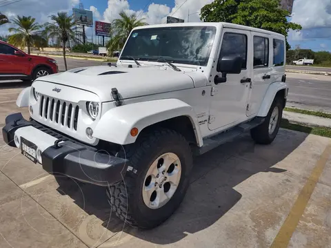 Jeep Wrangler Unlimited Unlimited Sahara 4x4 3.6L Aut usado (2015) color Blanco precio $400,000