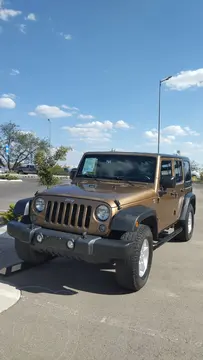 Jeep Wrangler Unlimited Unlimited Sport 4x4 3.6L Aut usado (2015) color Bronce precio $449,000