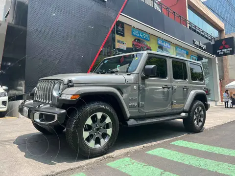 Jeep Wrangler Unlimited Sahara usado (2023) color Gris precio $849,000