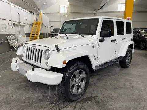 Jeep Wrangler Unlimited Unlimited Sahara 4x4 3.6L Aut usado (2017) color Blanco precio $580,000