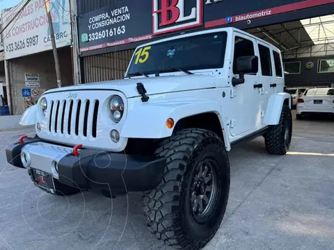 Jeep Wrangler Unlimited Unlimited JK Sahara 4x4 3.6L Aut usado (2015) color Blanco precio $549,900