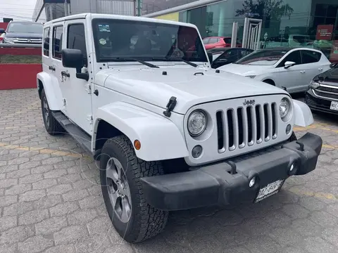 Jeep Wrangler Unlimited Unlimited Sahara 4x4 3.6L Aut usado (2017) color Blanco financiado en mensualidades(enganche $153,188 mensualidades desde $12,935)