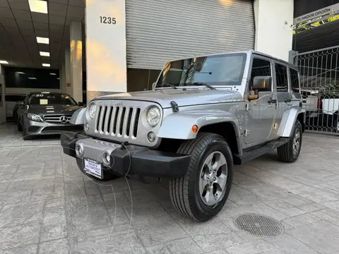 Jeep Wrangler Sahara 4x4 3.6L Aut usado (2017) color Plata precio $545,000