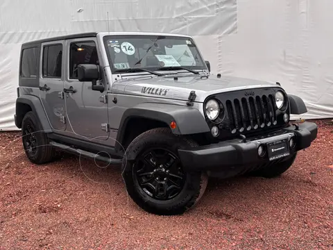 Jeep Wrangler Sahara 4x4 3.6L Aut usado (2014) color plateado precio $400,000