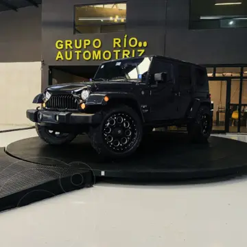 Jeep Wrangler JK Sahara 4x4 3.6L Aut usado (2018) color Negro precio $529,000
