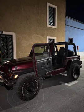 Jeep Wrangler X 4x4 4.0L Techo Duro usado (2006) color Rojo precio $150,000
