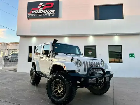 Jeep Wrangler Sahara 4x4 3.6L Aut usado (2015) color Blanco precio $548,000