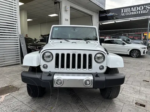 Jeep Wrangler Sahara 4x4 3.6L Aut usado (2017) color Blanco precio $574,900