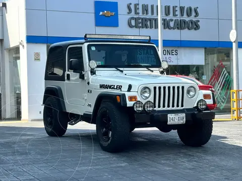 Jeep Wrangler X 4x4 3.8L usado (2006) color Blanco precio $330,000