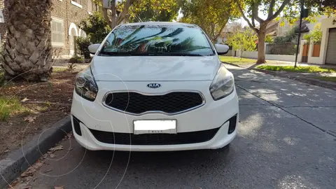 Kia Carens  2.0L LX Ac usado (2016) color Blanco precio $8.800.000