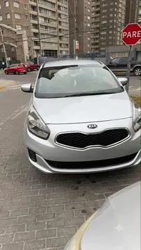Kia Carens  2.0L EX 5 Pas usado (2016) color Gris precio $7.980.000