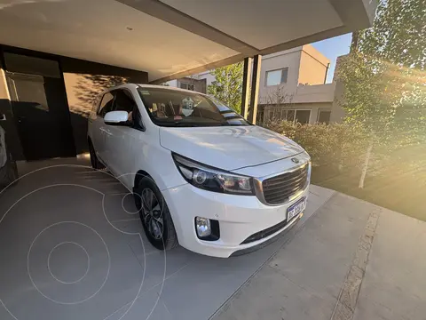 KIA Carnival EX 2.2 CRDi Full Aut usado (2018) color Blanco Nieve precio u$s30.000