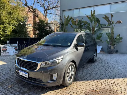 KIA Carnival EX 2.2 CRDi Aut Full usado (2017) color Gris precio u$s38.000