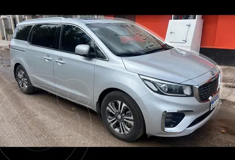 KIA Carnival EX 2.2 CRDi Premium Aut Plus usado (2020) color Gris precio u$s46.000