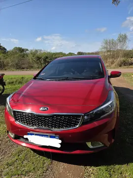 KIA Cerato 5P SX 2.0 Aut usado (2019) color Rojo precio u$s16.800