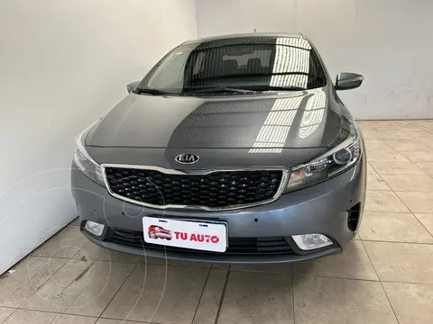 KIA Cerato 5P SX 2.0 Aut usado (2018) color Gris Urbano precio $22.300.000