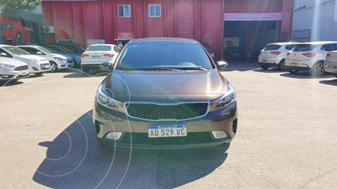 KIA Cerato Koup 1.6 EX usado (2018) color Beige precio $2.020.000