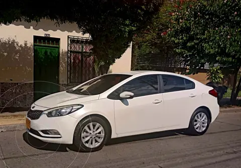 KIA Cerato Pro 1.6L Aut usado (2015) color Blanco precio $46.000.000