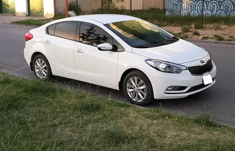 KIA Cerato EX Aut usado (2015) color Blanco precio u$s21.000