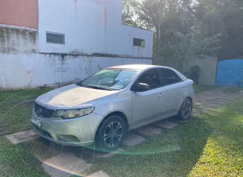 Kia Cerato 1.6L EX usado (2011) color Plata precio $3.500.000