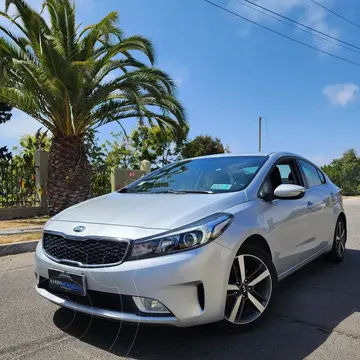 foto Kia Cerato 1.6L EX Full financiado en cuotas pie $2.400.000 cuotas desde $340.000