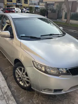 KIA Cerato 1.6L LX Plus usado (2010) color Gris precio u$s8,150