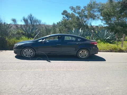 KIA Cerato 1.6 LX usado (2018) color Azul precio u$s12,300