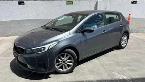 Kia Forte Hatchback HB EX Aut usado (2018) color Gris precio $269,000