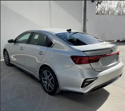 foto Kia Forte Hatchback 2.0L EX GT Line Aut usado (2020) color SILKY SIL precio $380,000