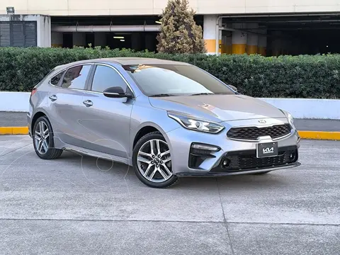 Kia Forte Hatchback HB GT Line Aut usado (2020) color Gris precio $309,800