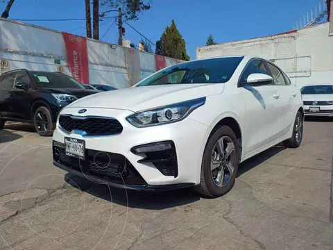 Kia Forte Hatchback 2.0L EX Aut usado (2021) color Blanco precio $319,000