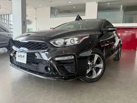 Kia Forte Hatchback 2.0L EX Aut usado (2021) color Negro financiado en mensualidades(enganche $76,594 mensualidades desde $6,803)
