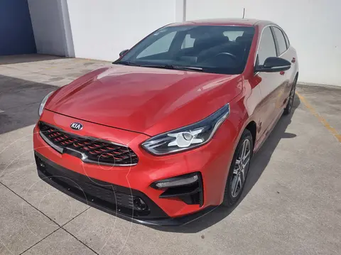 Kia Forte Hatchback 2.0L EX usado (2020) color Rojo precio $329,000