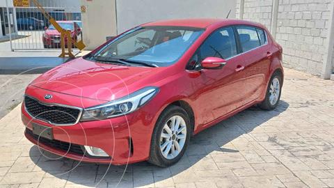 Kia Forte Hatchback HB EX usado (2018) color Rojo precio $228,000