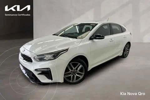 Kia Forte Hatchback HB GT Line usado (2020) color Blanco financiado en mensualidades(enganche $92,378 mensualidades desde $7,930)