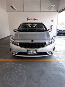Kia Forte Hatchback EX 2.0L AT usado (2017) color Plata precio $210,000