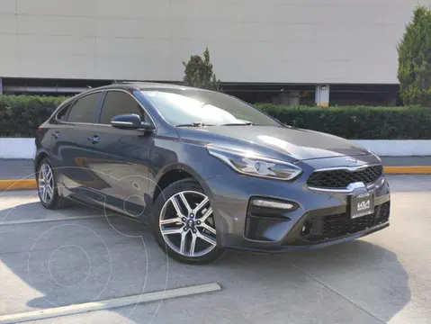 Kia Forte Hatchback 2.0L EX GT Line Aut usado (2021) color Gris Oscuro precio $329,800