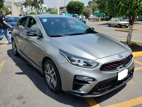 foto Kia Forte Hatchback HB GT Line Aut usado (2019) color Gris precio $304,800