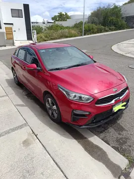 Kia Forte Hatchback HB EX usado (2021) color Rojo precio $310,000