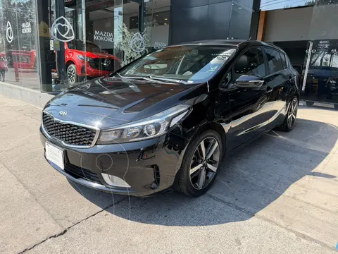 Kia Forte Hatchback HB SX usado (2017) color Negro precio $217,000