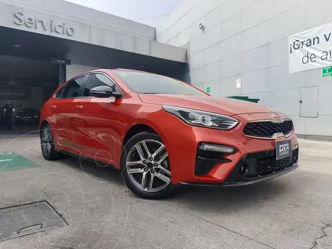 Kia Forte Hatchback HB GT Line usado (2020) color Naranja precio $295,000
