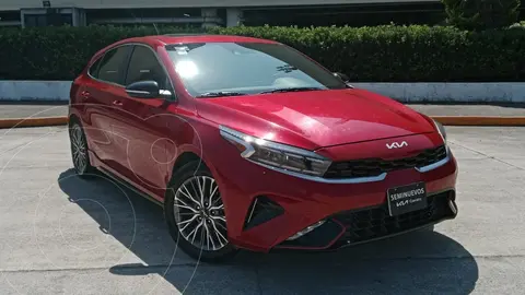 Kia Forte Hatchback 2.0L GT Line Aut usado (2022) color Rojo financiado en mensualidades(enganche $79,754 mensualidades desde $9,177)