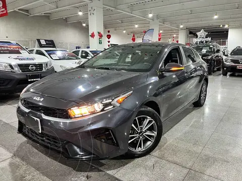 Kia Forte Hatchback 2.0L EX Aut usado (2022) color Gris precio $324,900