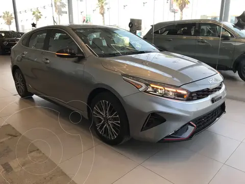 Kia Forte Hatchback 2.0L GT Line Aut usado (2023) color Gris Acero precio $389,000