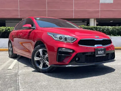 Kia Forte Hatchback 2.0L EX usado (2021) color Rojo precio $345,000